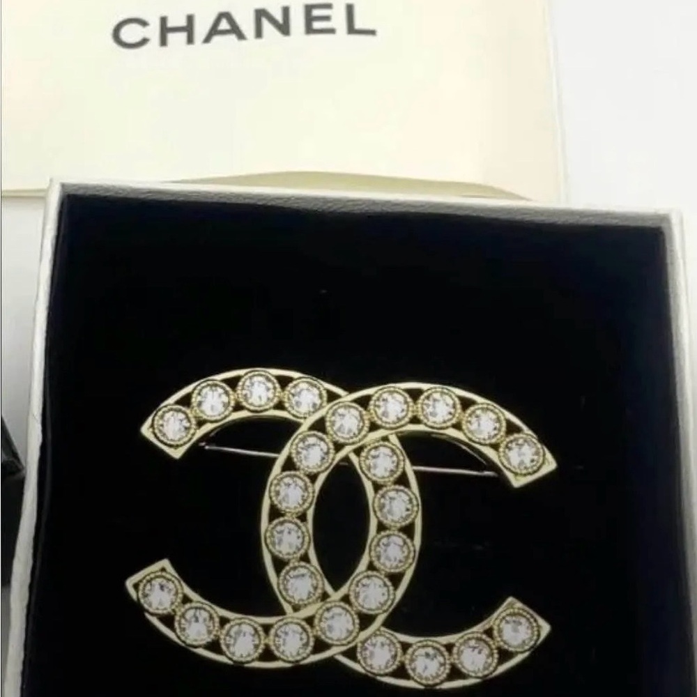 CHANEL Rhinestone Brooch - Picture 5 of 5